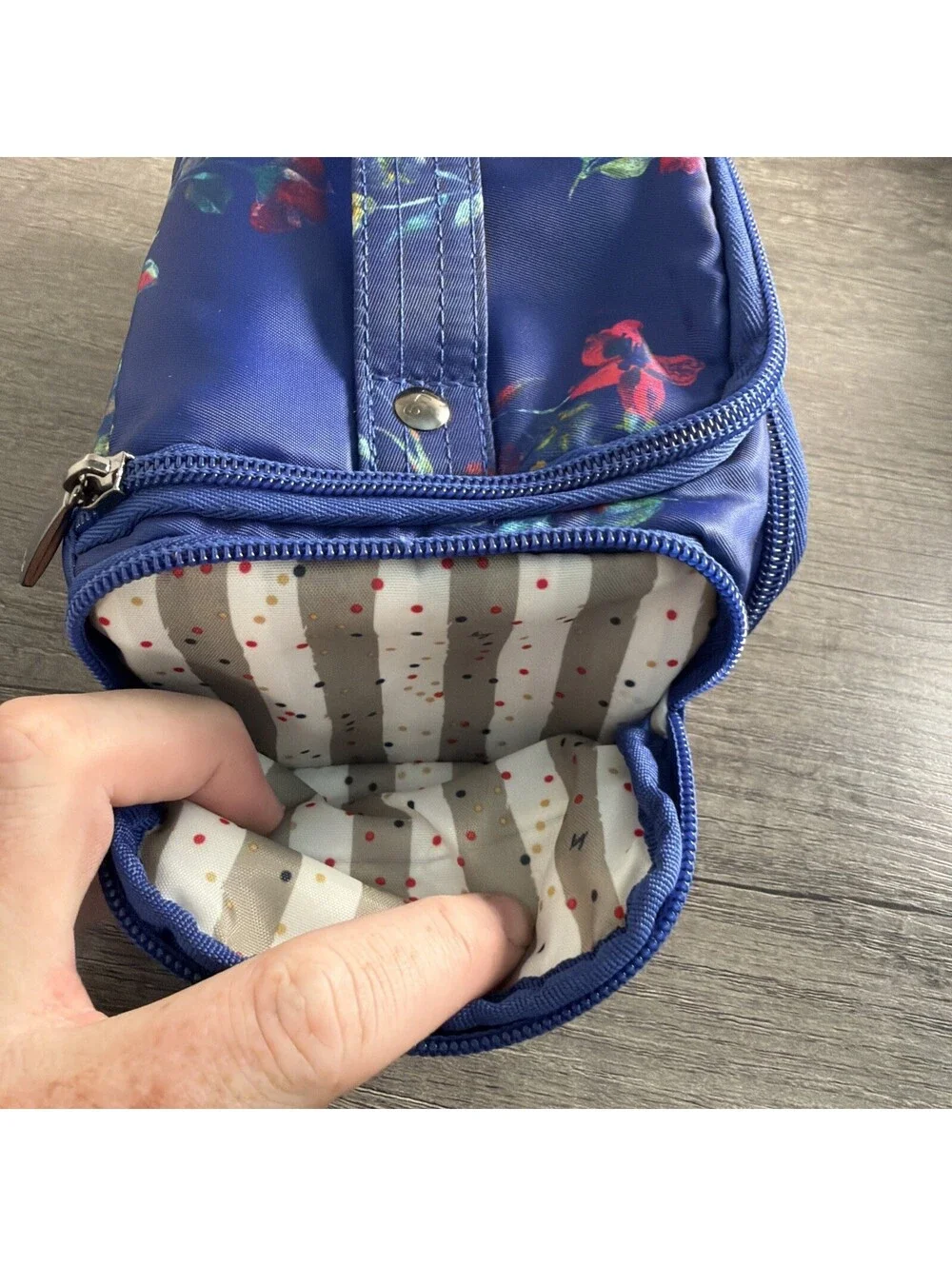 Lug Mini Trolley Bouquet Blue Floral Crossbody Bag - Picture 6 of 7